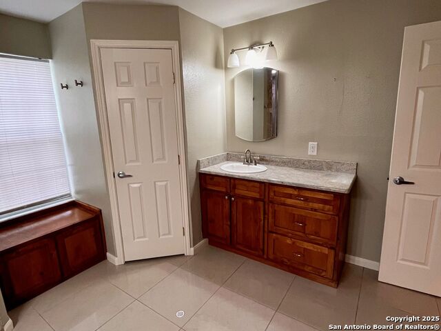 Listing photo id 13 for 357 Irvington Drive