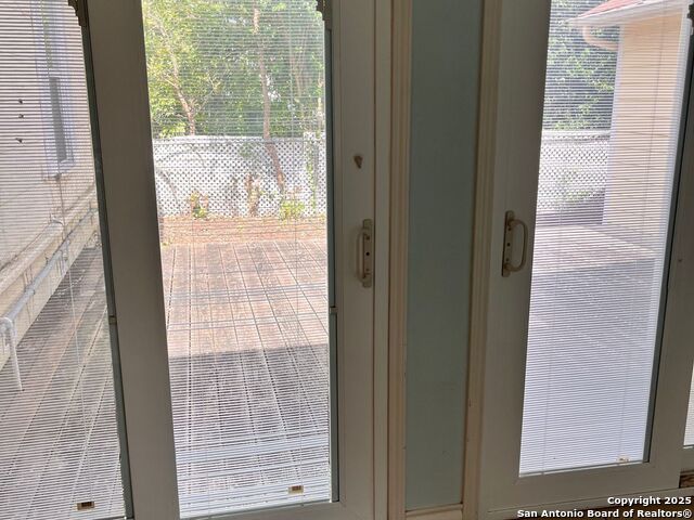 Listing photo id 15 for 357 Irvington Drive