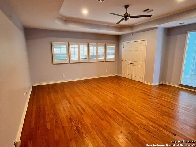 Listing photo id 2 for 357 Irvington Drive