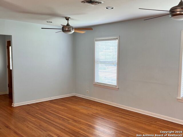 Listing photo id 5 for 357 Irvington Drive