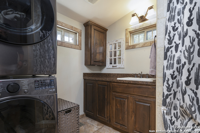 Image 16 of 33 For 232 Angel Dr