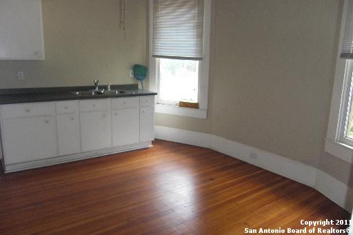 Listing photo id 1 for 270 Post Ave  3