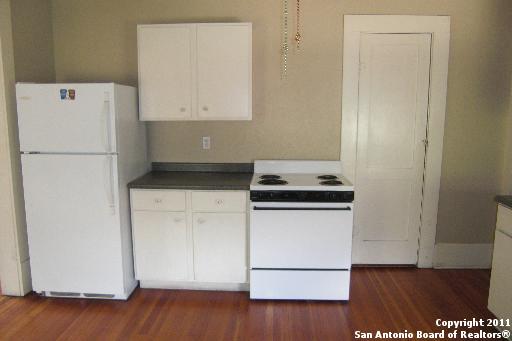 Listing photo id 3 for 270 Post Ave  3