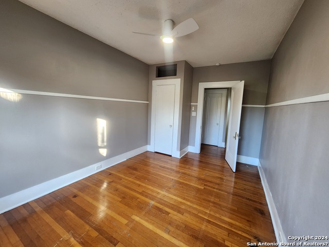 Listing photo id 0 for 1601 Woodlawn Ave W 1