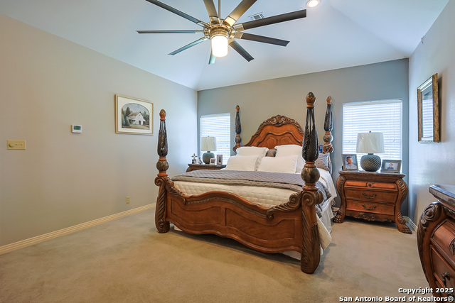 Listing photo id 12 for 2697 Oak Grove