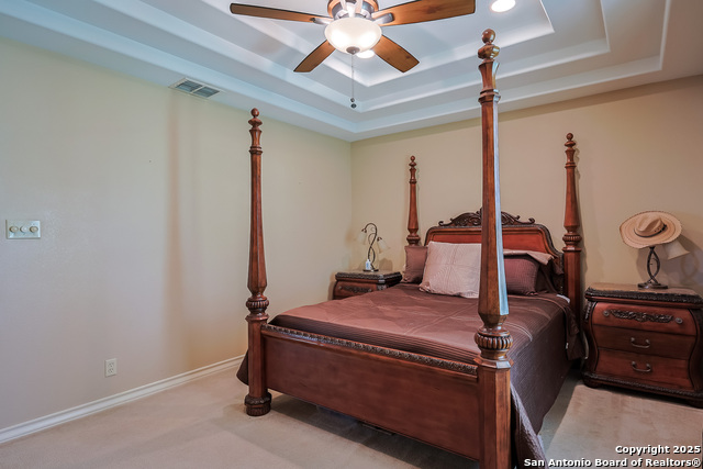 Listing photo id 18 for 2697 Oak Grove