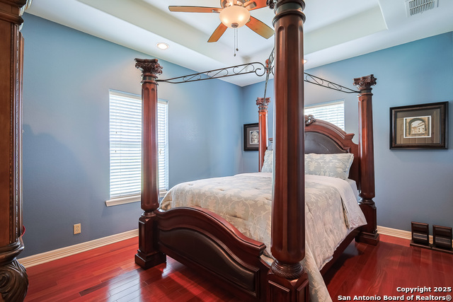 Listing photo id 19 for 2697 Oak Grove