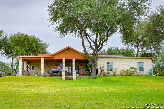 Listing photo id 25 for 2697 Oak Grove