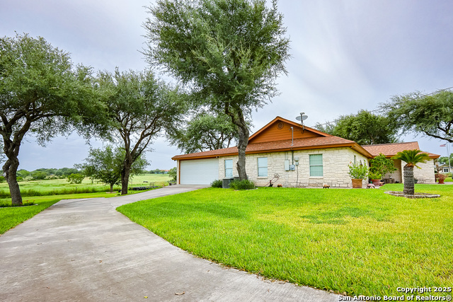 Listing photo id 30 for 2697 Oak Grove