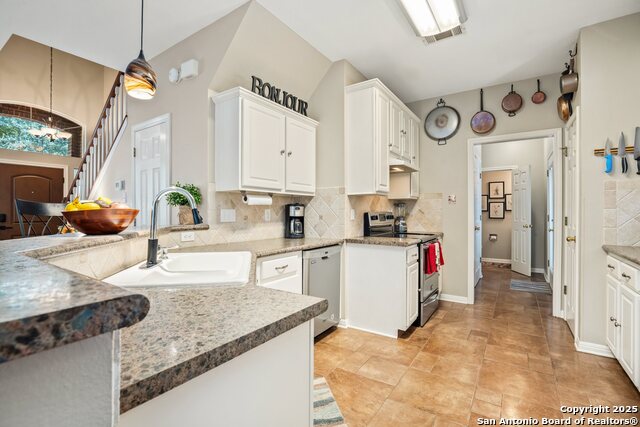 Image 7 of 33 For 102 Elm Hill Ct