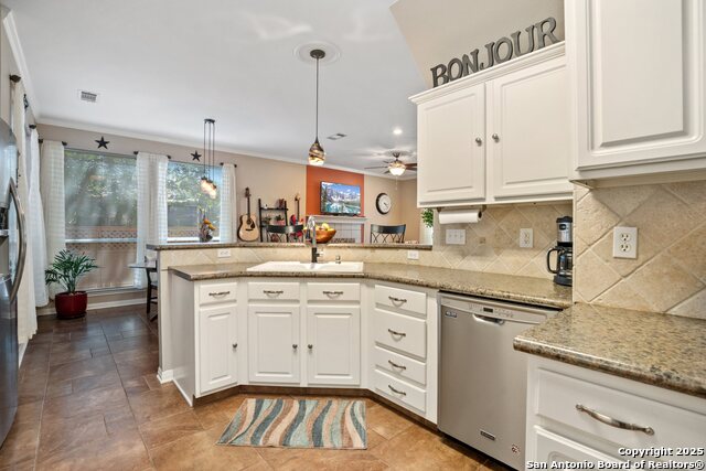 Image 8 of 33 For 102 Elm Hill Ct