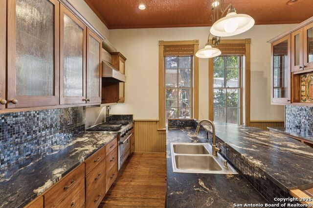 Listing photo id 24 for 134 Cedar St