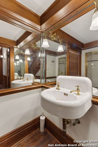 Listing photo id 26 for 134 Cedar St