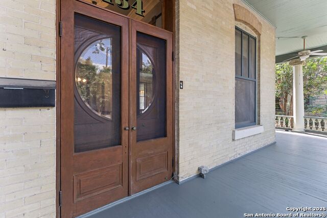 Listing photo id 3 for 134 Cedar St