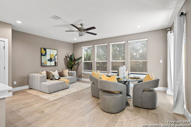 Image 5 of 25 For 1511 Sandalwood Ln, #11 E