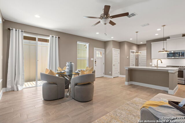 Image 9 of 25 For 1511 Sandalwood Ln, #11 E