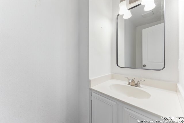 Image 11 of 20 For 7310 Roveen Trail