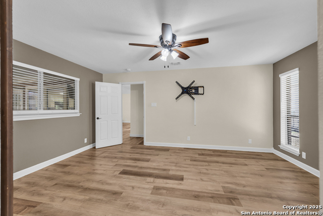 Image 18 of 33 For 106 Broken Spur