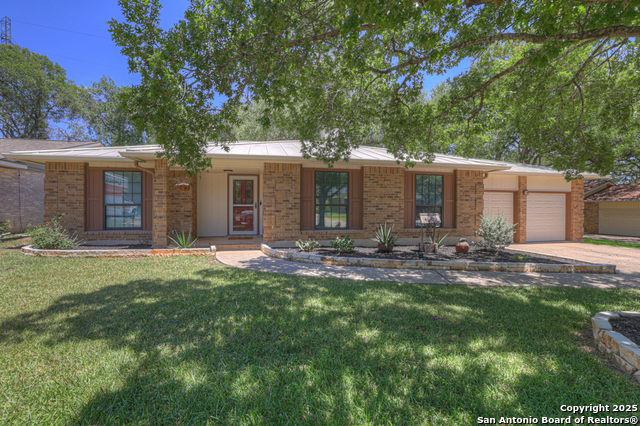 Image 2 of 33 For 106 Broken Spur