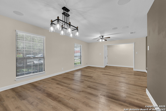 Image 5 of 33 For 106 Broken Spur