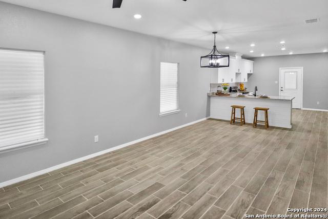 Image 9 of 39 For 1416 Skyline Hills