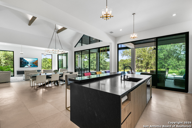 Image 19 of 50 For 167 Riverwood