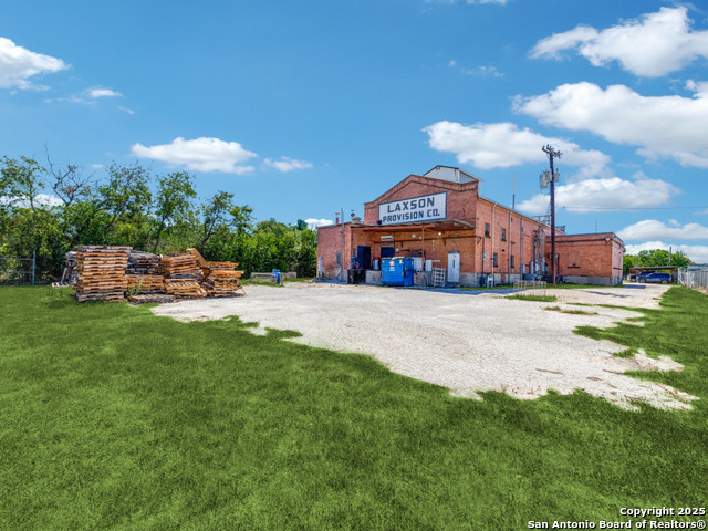 Listing photo id 1 for 264 Lachapelle W