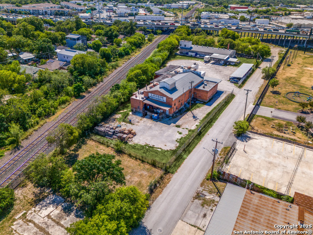 Listing photo id 5 for 264 Lachapelle W