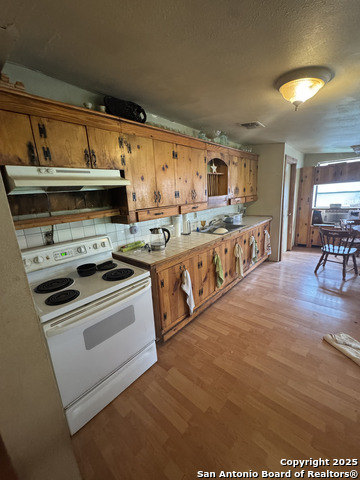 Listing photo id 1 for 2109 Castro  