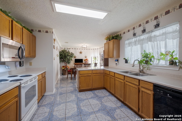 Listing photo id 9 for 9517 Cantura Crest