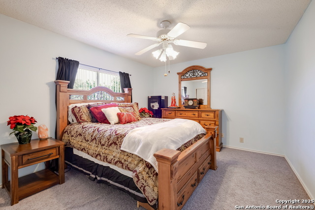 Listing photo id 15 for 9517 Cantura Crest