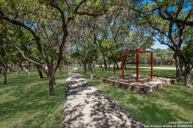 Listing photo id 31 for 9517 Cantura Crest