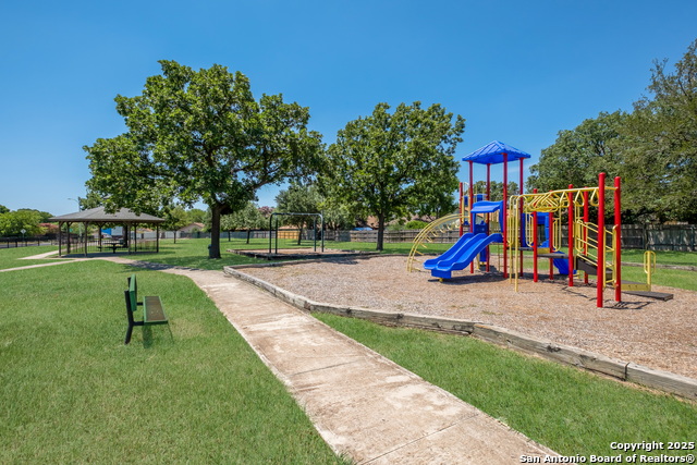 Listing photo id 36 for 9517 Cantura Crest