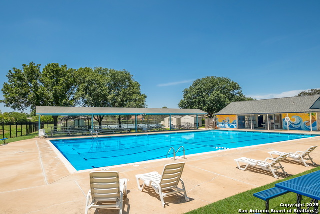 Listing photo id 37 for 9517 Cantura Crest
