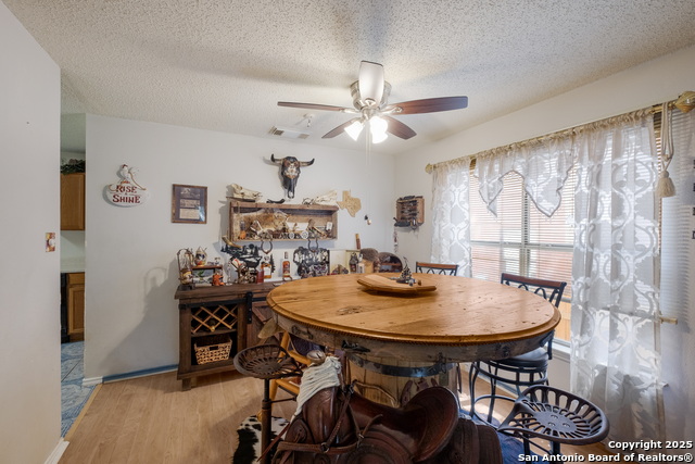 Listing photo id 5 for 9517 Cantura Crest