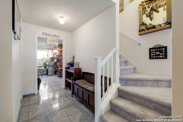Listing photo id 6 for 9517 Cantura Crest