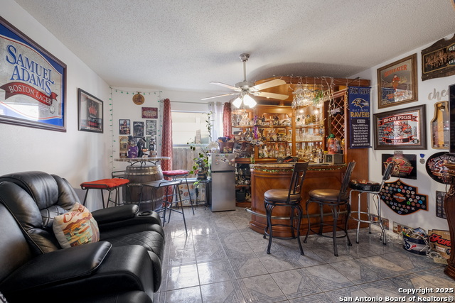 Listing photo id 7 for 9517 Cantura Crest