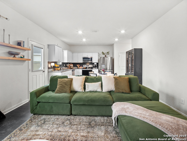 Image 17 of 36 For 5484 Rue Girard