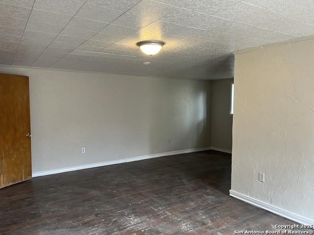 Listing photo id 10 for 123 Wallace  
