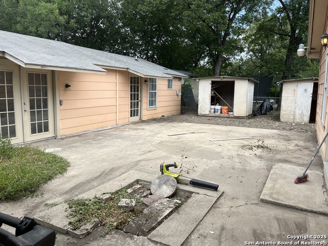 Listing photo id 7 for 123 Wallace  