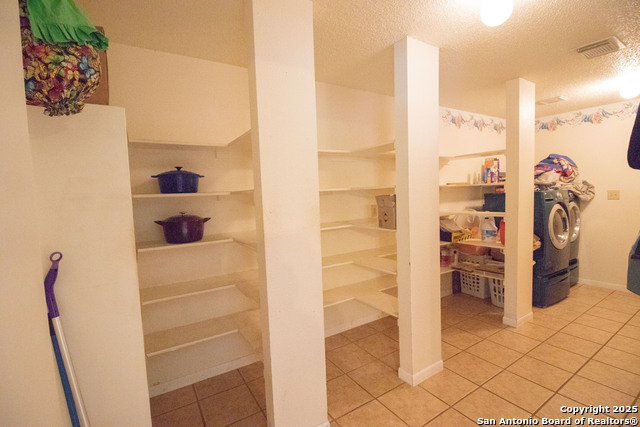 Image 11 of 35 For 797 Killarney Rd