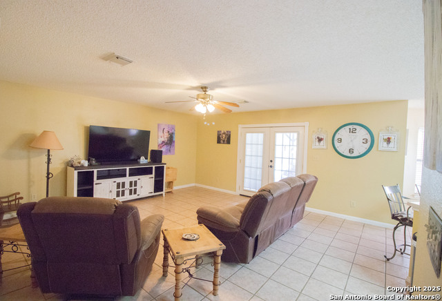 Image 12 of 35 For 797 Killarney Rd