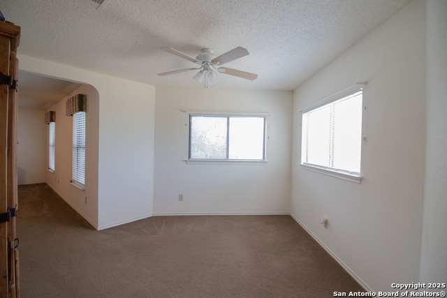 Image 16 of 35 For 797 Killarney Rd