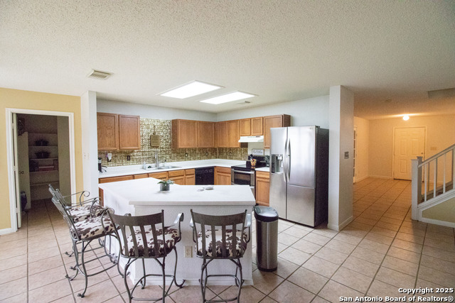 Image 9 of 35 For 797 Killarney Rd