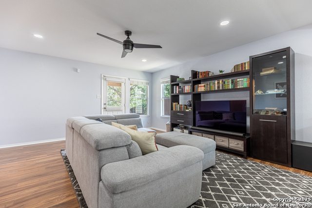 Image 13 of 30 For 9518 Lookover Bay