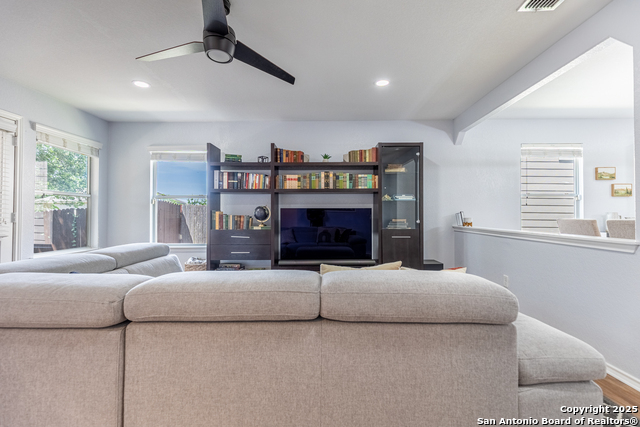 Image 15 of 30 For 9518 Lookover Bay