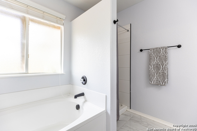 Image 21 of 30 For 9518 Lookover Bay