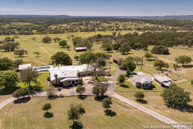 Details for 461 Center Point Dr, Center Point, TX 78010