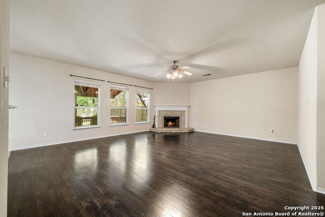 Listing photo id 8 for 23118 Bengal Brook