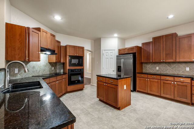 Listing photo id 2 for 23118 Bengal Brook